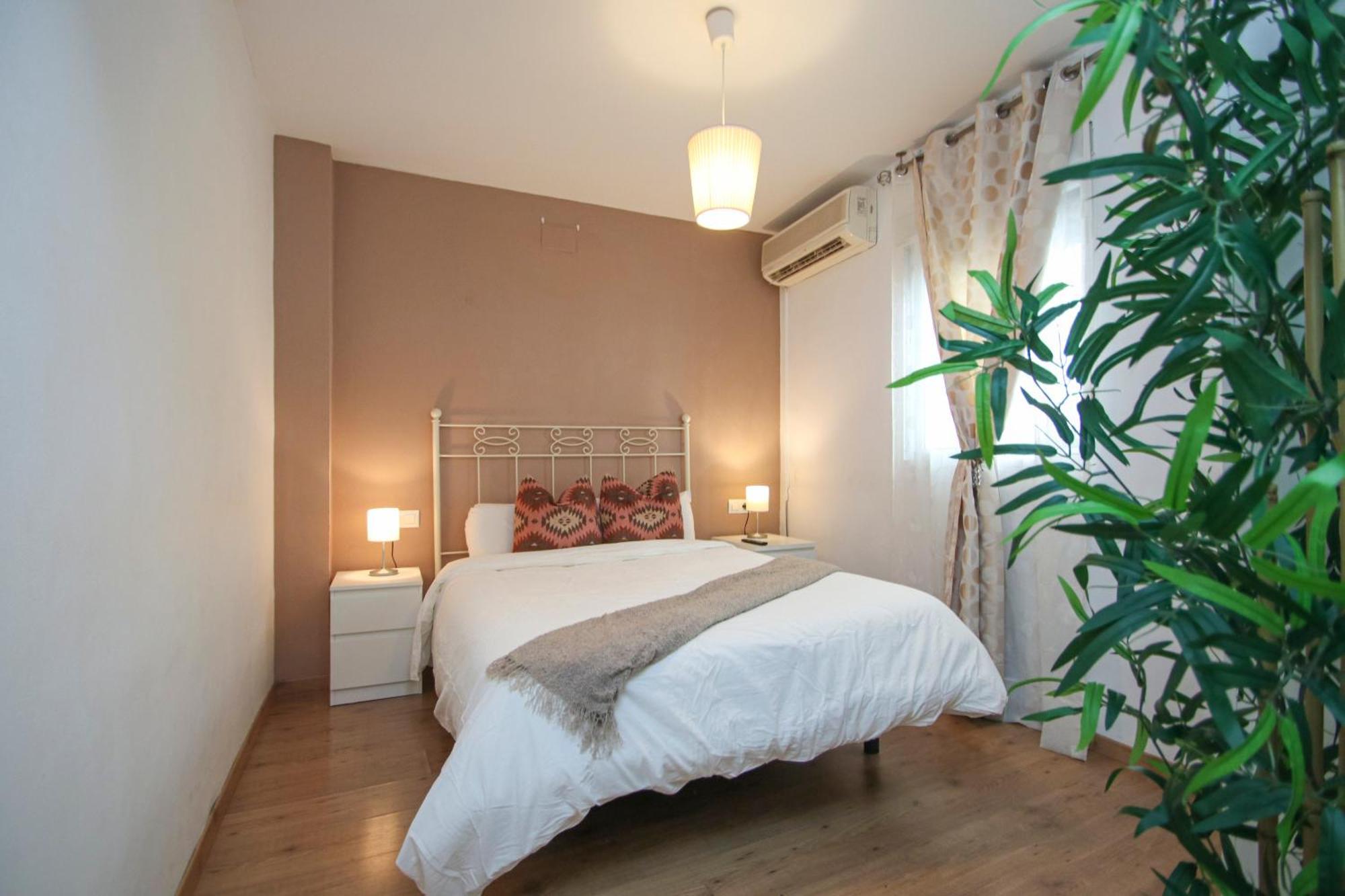 Spacious 2 Bedroom Apt In The Heart Of Triana Siviglia Esterno foto
