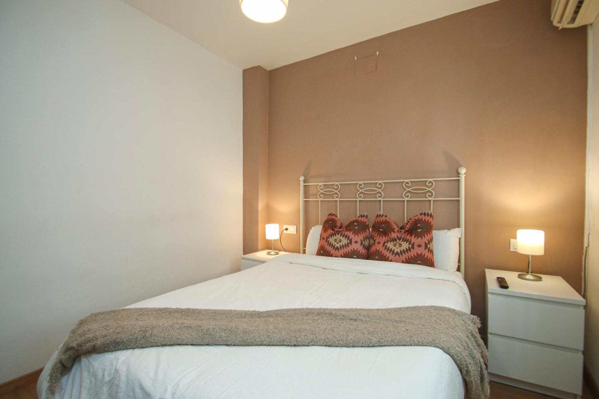 Spacious 2 Bedroom Apt In The Heart Of Triana Siviglia Esterno foto