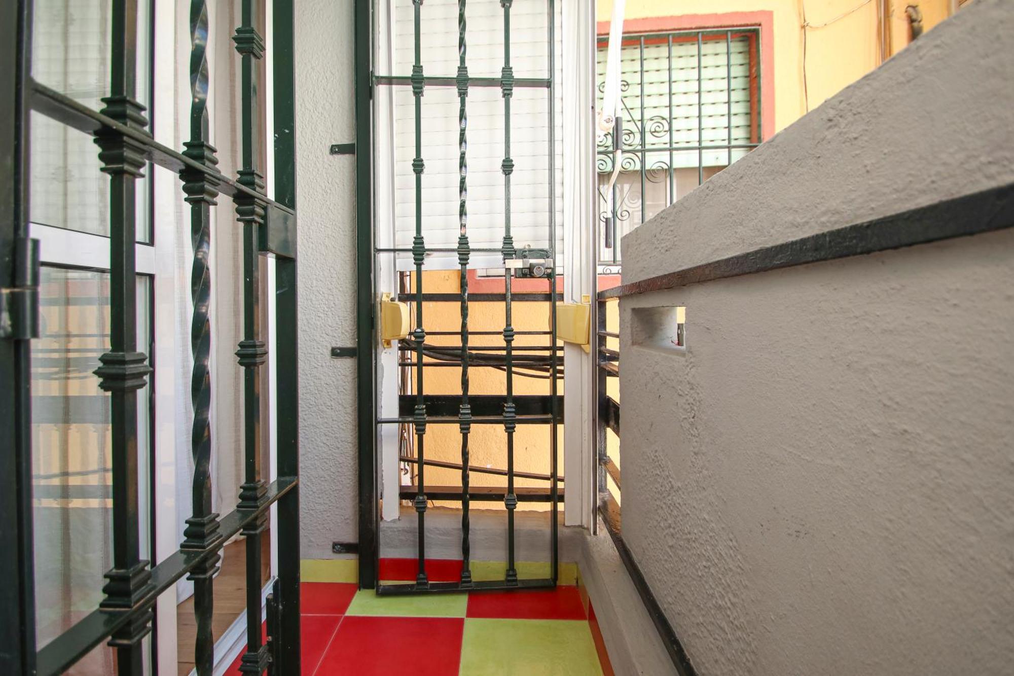 Spacious 2 Bedroom Apt In The Heart Of Triana Siviglia Esterno foto