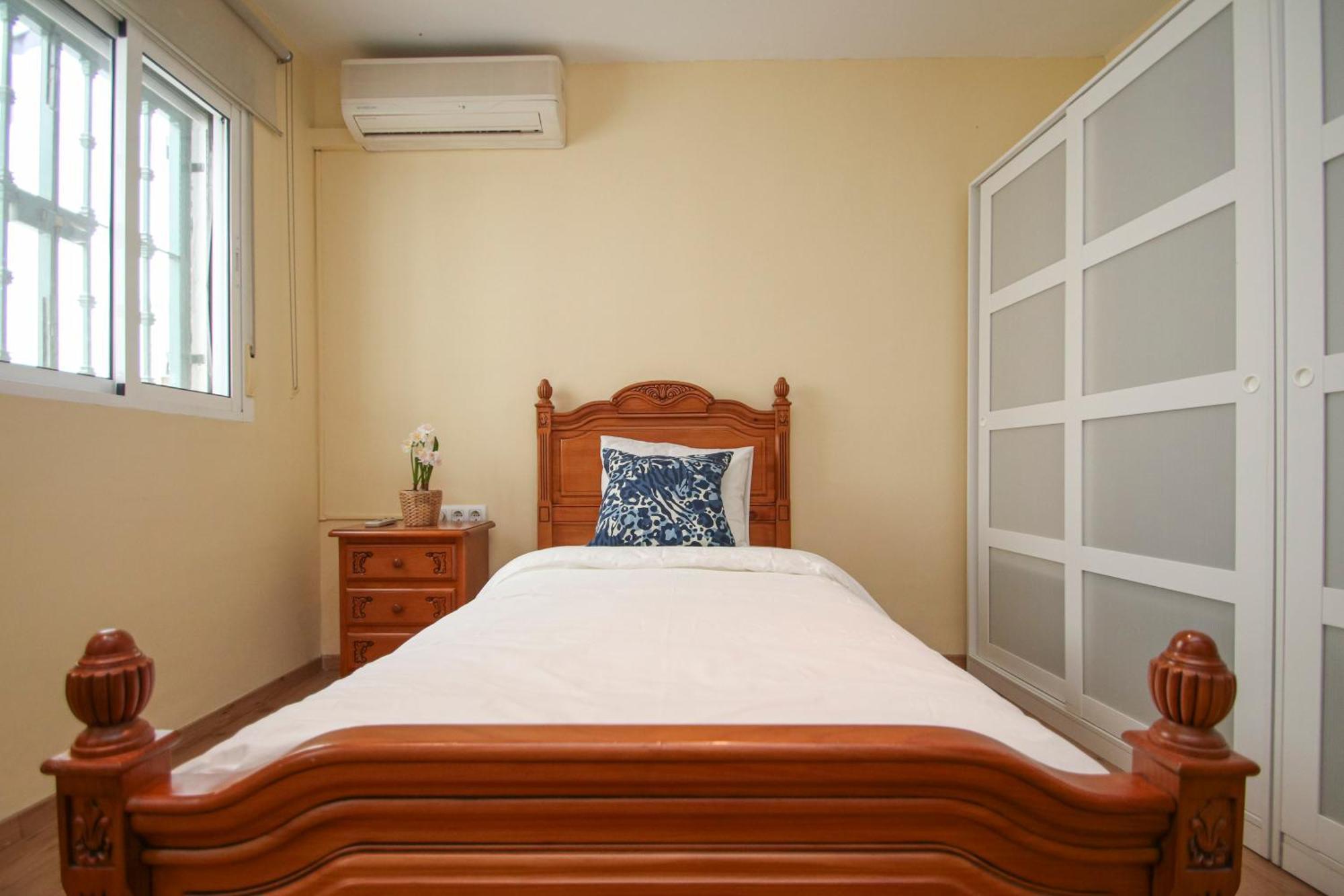 Spacious 2 Bedroom Apt In The Heart Of Triana Siviglia Esterno foto