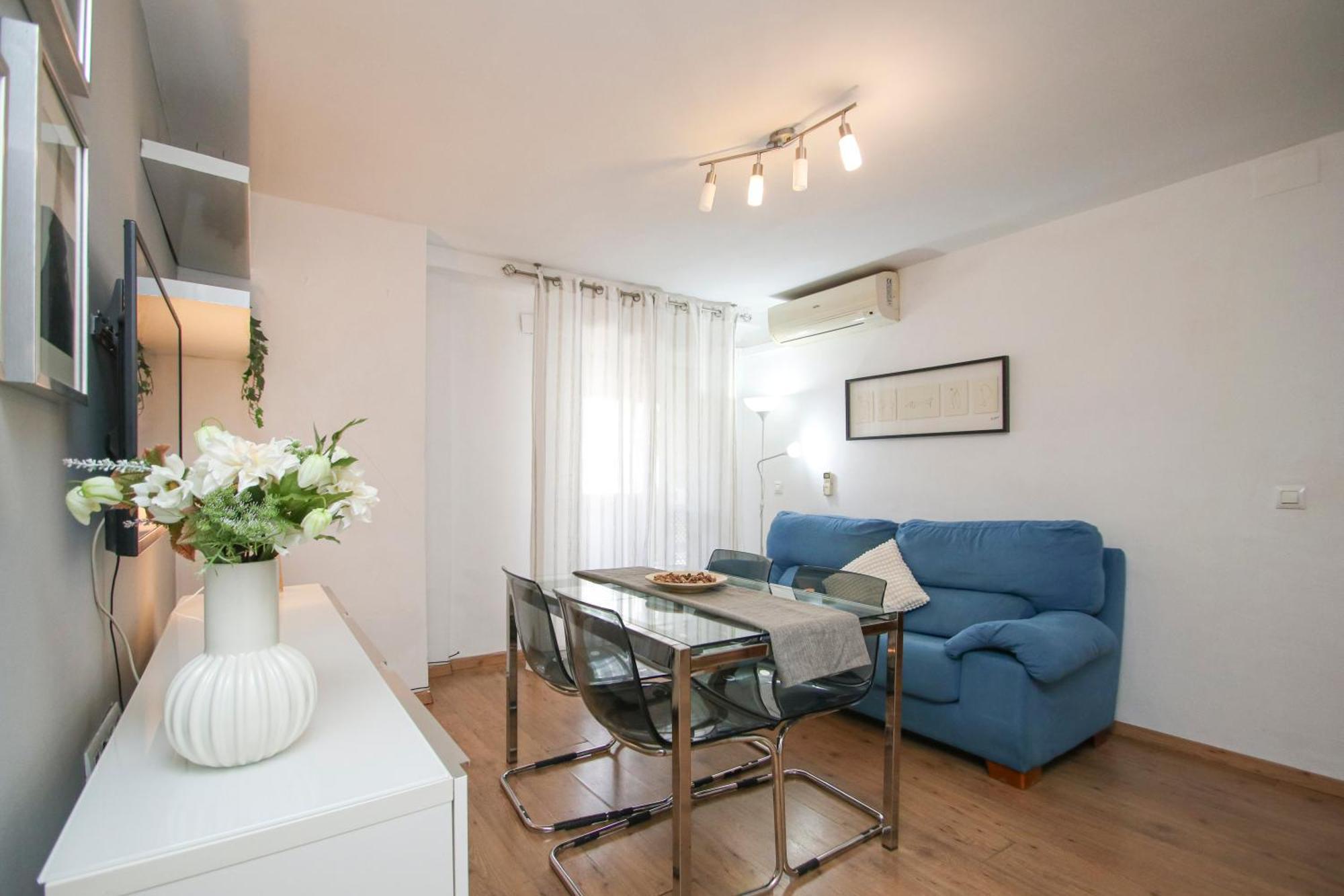 Spacious 2 Bedroom Apt In The Heart Of Triana Siviglia Esterno foto