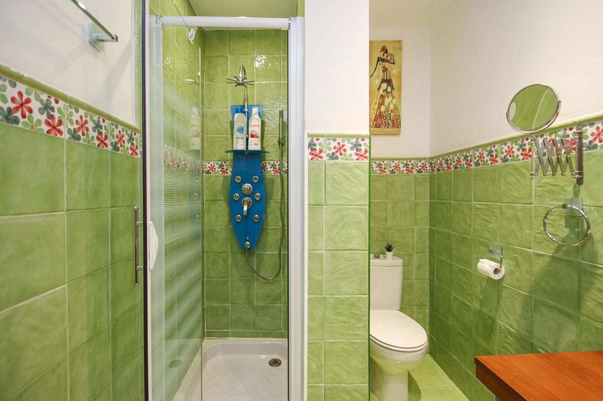 Spacious 2 Bedroom Apt In The Heart Of Triana Siviglia Esterno foto