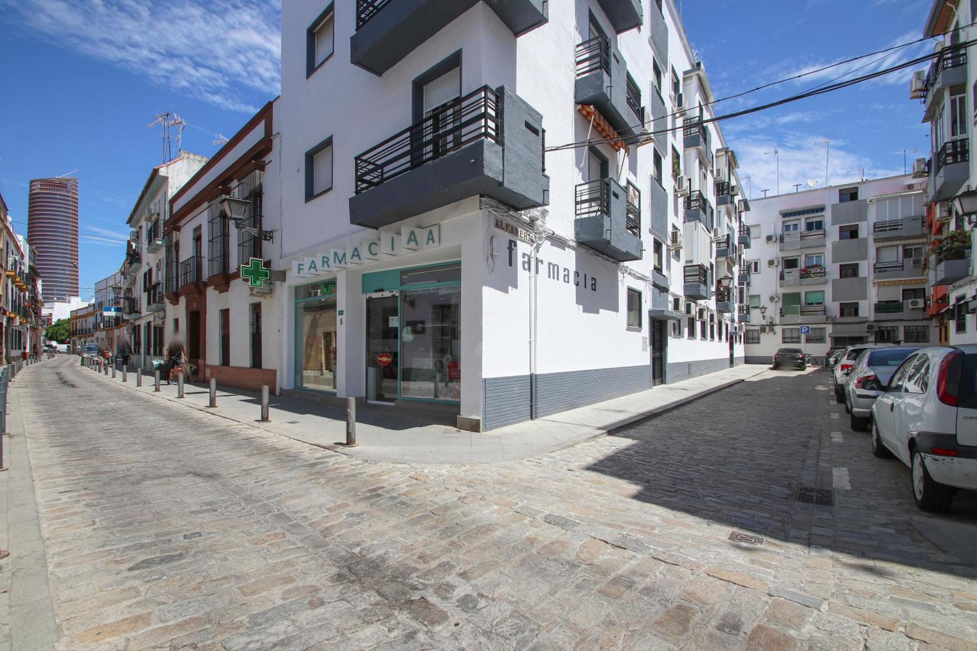 Spacious 2 Bedroom Apt In The Heart Of Triana Siviglia Esterno foto